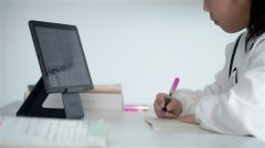 <b>孩子只能从自带的使用载公用的进修app</b>